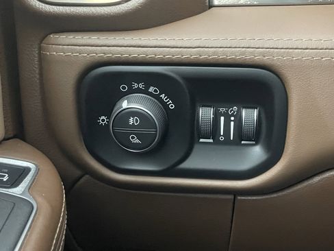 Used 2021 RAM 3500 Limited image 31