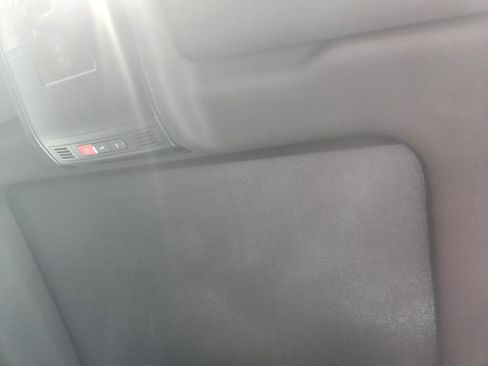 Used 2022 Volkswagen Tiguan SEL R-Line image 37