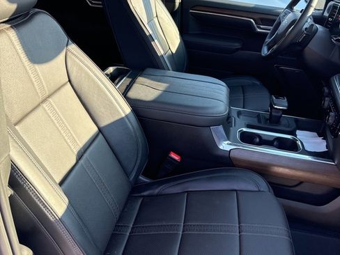 Used 2025 Chevrolet Silverado 1500 High Country w/ Midnight Edition image 13