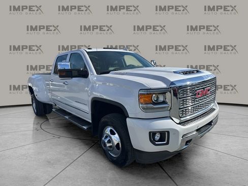 Used 2019 GMC Sierra 3500 Denali image 7