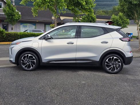 Used 2022 Chevrolet Bolt EUV Premier FWD image 8