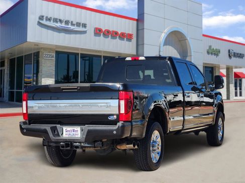 Used 2022 Ford F350 Platinum w/ FX4 Off-Road Package image 5