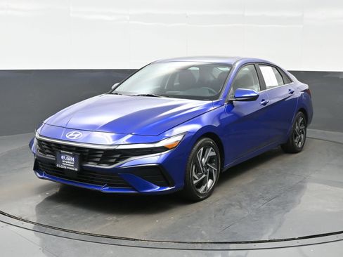 Certified 2025 Hyundai Elantra SEL image 1