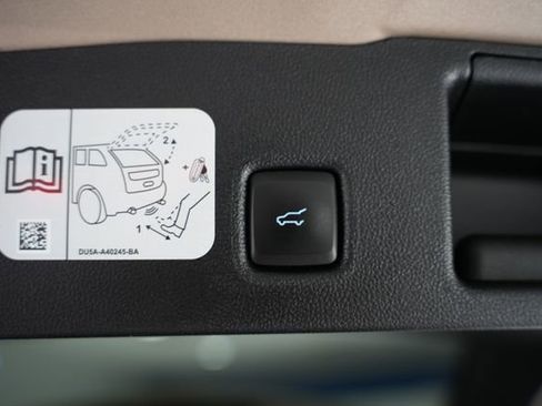 Used 2020 Ford Escape Titanium AWD/4WD image 10