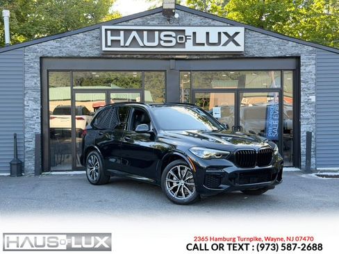 Used 2022 BMW X5 xDrive40i w/ M Sport Package AWD/4WD image 1