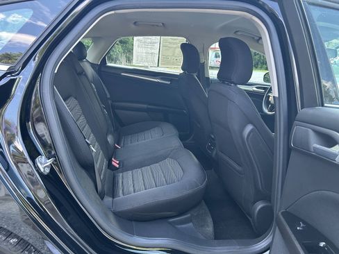 Used 2016 Ford Fusion SE FWD image 22