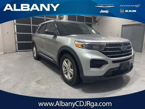 Used 2020 Ford Explorer XLT RWD image 1