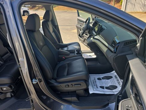 Used 2023 Honda Odyssey Touring image 10