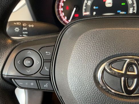 Certified 2025 Toyota RAV4 XLE w/ Convenience Package FWD image 19