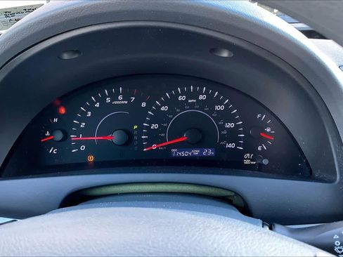 Used 2011 Toyota Camry LE image 25