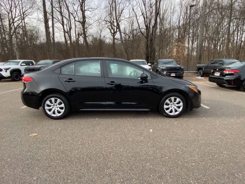 Used 2023 Toyota Corolla LE image 9