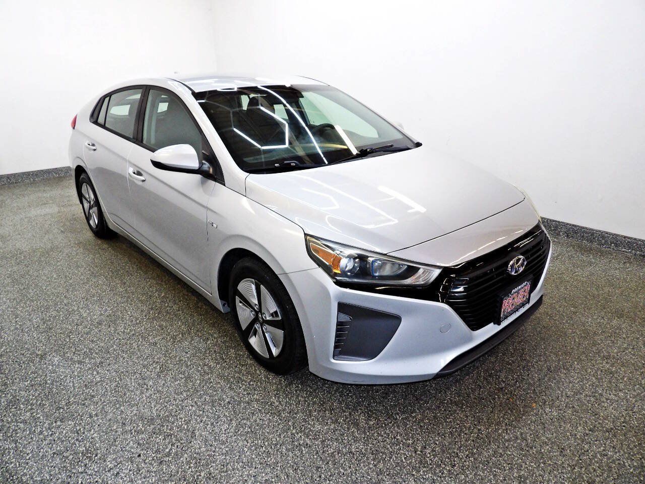 Used 2018 Hyundai Ioniq Blue FWD image 3
