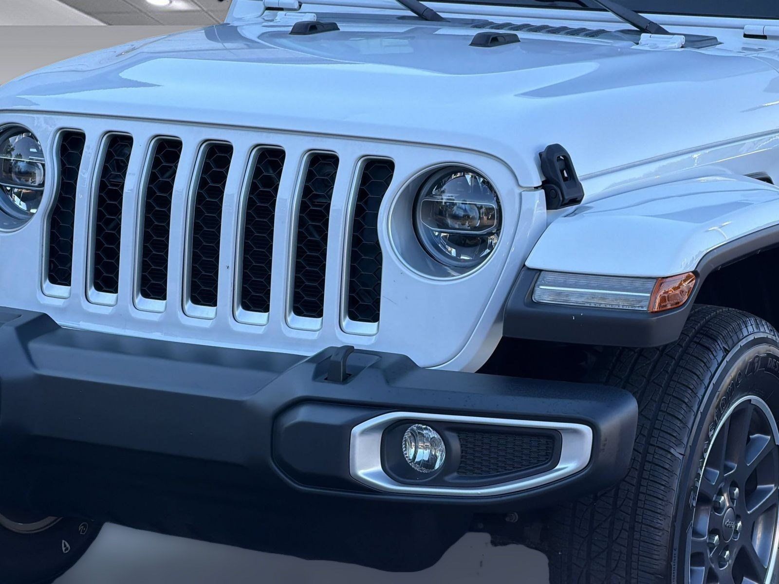 Used 2022 Jeep Gladiator Overland w/ Popular Equipment Package AWD/4WD image 12