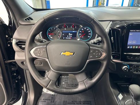 Used 2023 Chevrolet Traverse LT AWD/4WD image 11