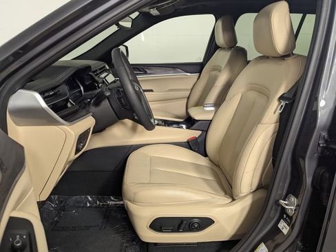 Used 2022 Jeep Grand Cherokee Limited 4xe image 14