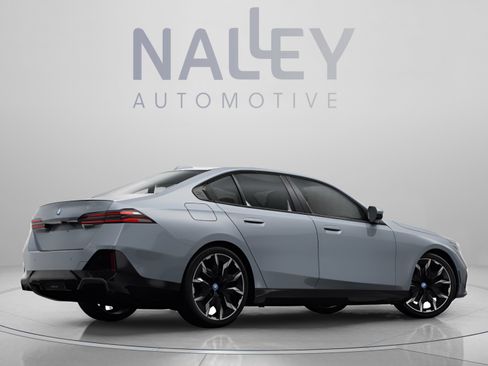 Used 2025 BMW i5 eDrive40i w/ M Sport Package RWD image 5
