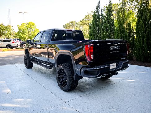 Used 2024 GMC Sierra 1500 Elevation w/ Elevation Premium Package AWD/4WD image 9