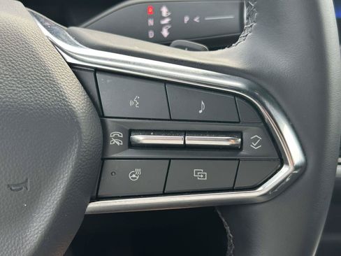 Used 2026 Chevrolet Equinox LT FWD image 23