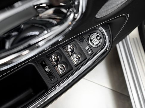 Used 2015 Rolls-Royce Ghost image 60