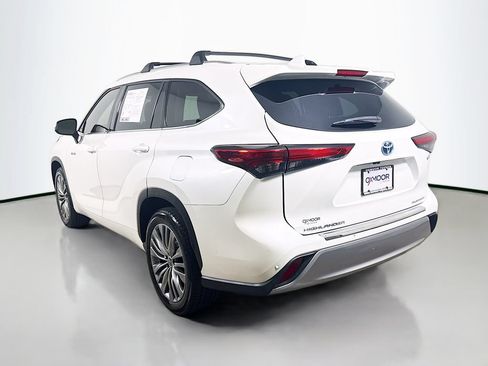 Used 2021 Toyota Highlander Platinum FWD image 5