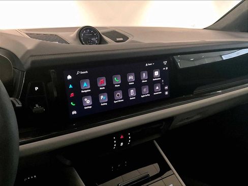 Used 2025 Porsche Cayenne GTS image 19