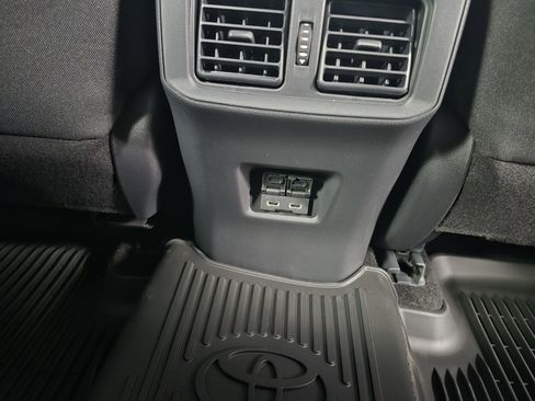 New 2025 Toyota RAV4 XLE image 31