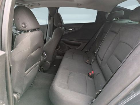 Used 2017 Chevrolet Malibu LT image 16