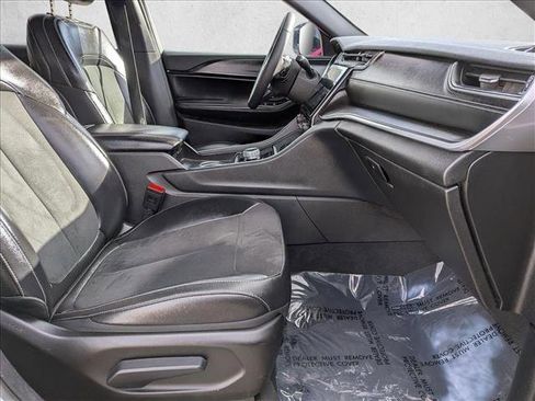 Used 2024 Jeep Grand Cherokee L Laredo image 23