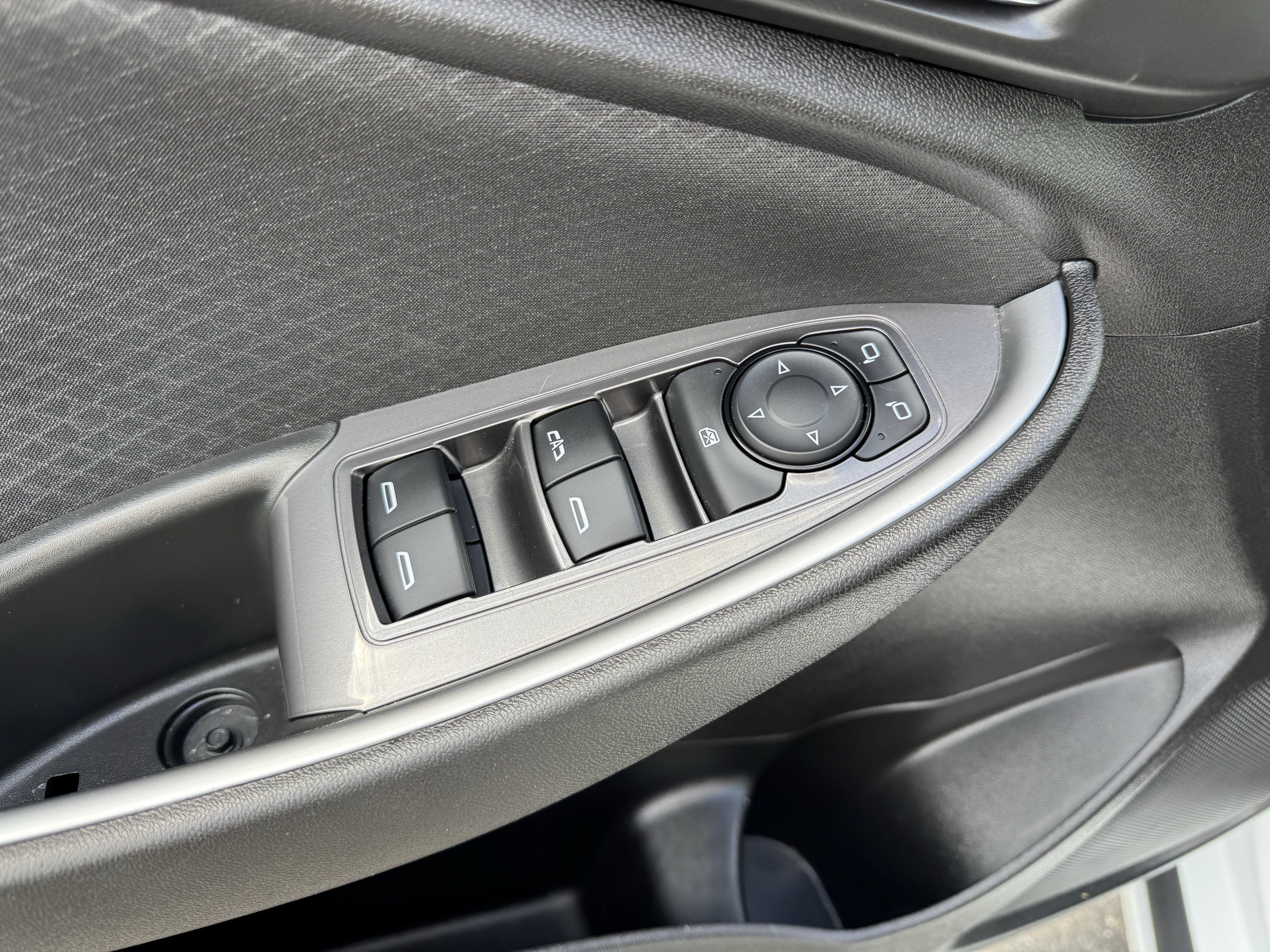 Used 2025 Chevrolet Malibu LT FWD image 11
