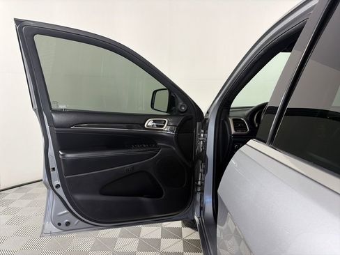 Used 2016 Jeep Grand Cherokee Overland image 10