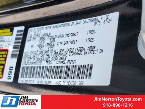 Used 2024 Toyota Tacoma SR5 AWD/4WD image 33