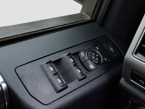 Used 2022 Ford F350 Lariat w/ Tremor Off-Road Package AWD/4WD image 17