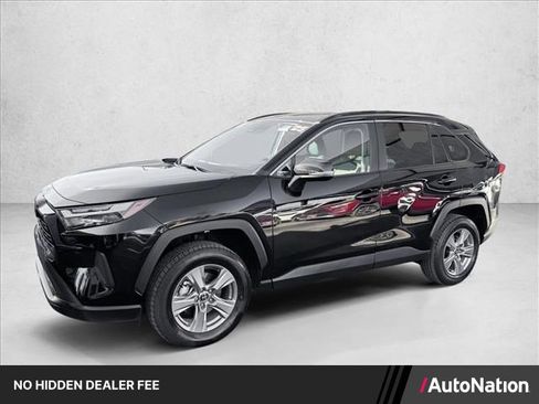 Used 2025 Toyota RAV4 XLE AWD/4WD image 1