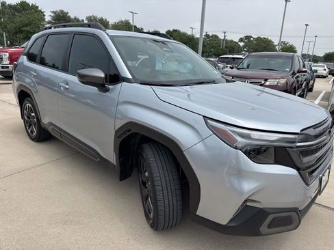 Certified 2025 Subaru Forester Limited AWD/4WD image 1
