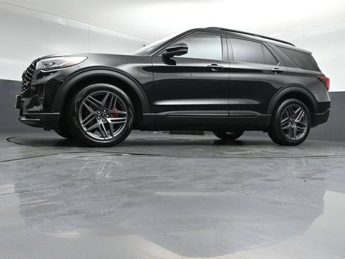 Certified 2025 Ford Explorer ST AWD/4WD image 42