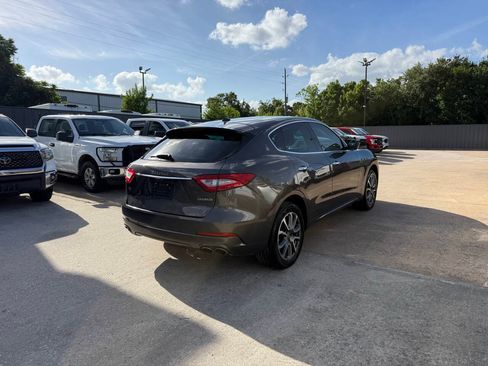 Used 2019 Maserati Levante AWD/4WD image 5