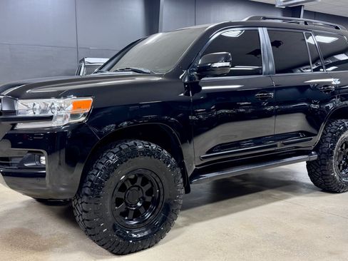 Used 2018 Toyota Land Cruiser w/ Carpet Mat Package AWD/4WD image 15
