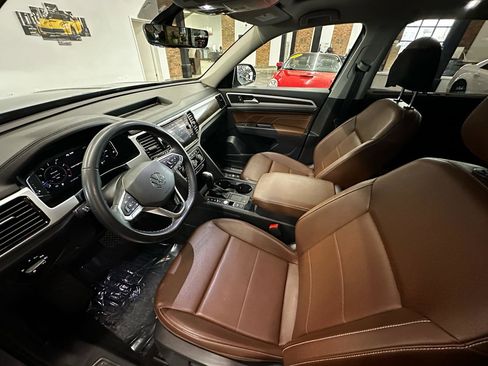 Used 2022 Volkswagen Atlas SE w/ Panoramic Sunroof Package FWD image 13