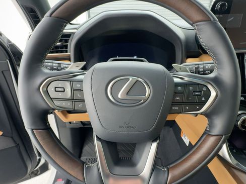 New 2026 Lexus LX 700h Luxury image 15