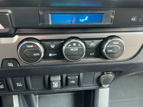 Used 2022 Toyota Tacoma SR5 w/ Technology Package RWD image 17