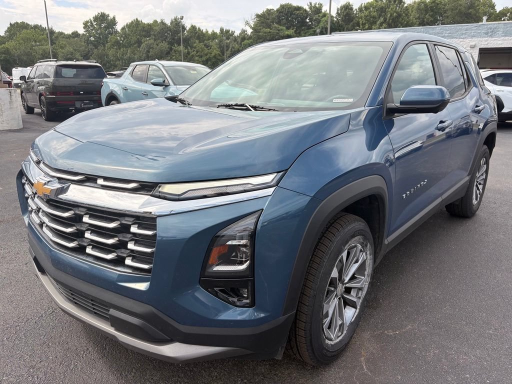 Used 2025 Chevrolet Equinox LT w/ Safety and Technology Package FWD image 3