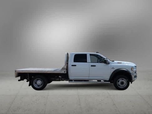 Used 2024 RAM 5500 Tradesman w/ Chrome Appearance Group AWD/4WD image 9