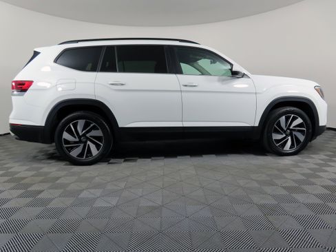 Used 2024 Volkswagen Atlas SE image 44