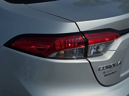 Used 2025 Toyota Corolla LE FWD image 32