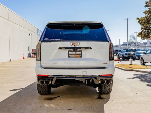 Used 2026 Cadillac Escalade V AWD/4WD image 8