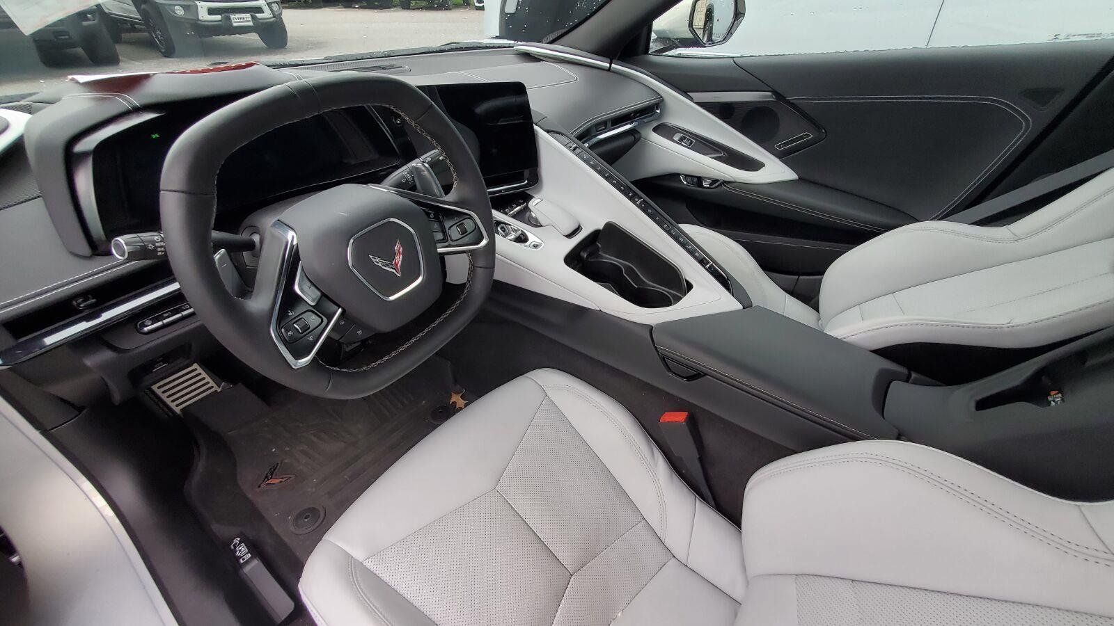 Used 2023 Chevrolet Corvette Stingray Preferred Conv w/ Stealth Interior Trim Package RWD image 6