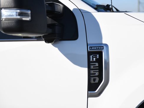 Used 2020 Ford F250 Limited image 6