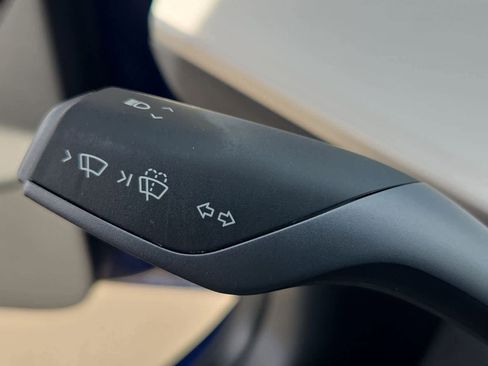 Used 2023 Tesla Model 3 Standard Range image 24