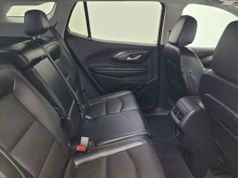 Used 2024 GMC Terrain SLT image 19