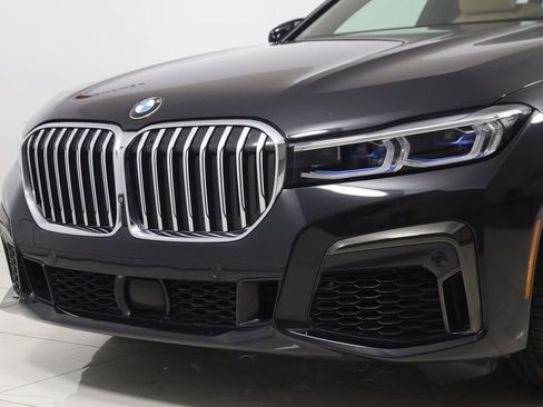 Used 2020 BMW 745e xDrive image 70